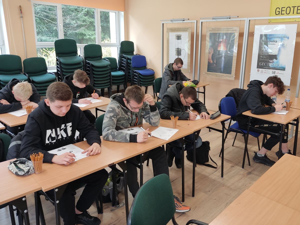 2 CZY ZNAM SWÓJ ZAWÓD KONKURS DLA UCZESTNIKÓW 9 9 HUFCA PRACY W KROŚNIE