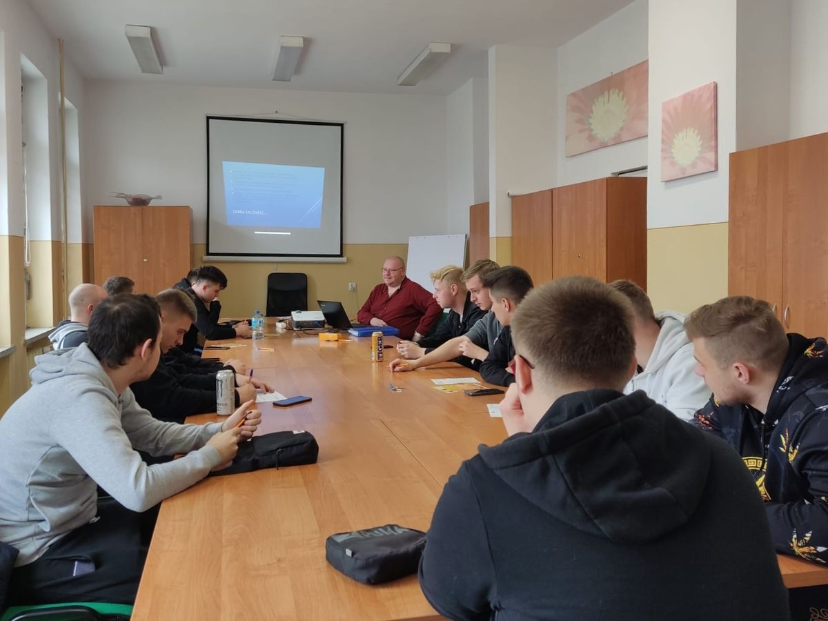 SPOTKANIE MŁODZIEŻY 9 10 HUFCA PRACY Z POŚREDNIKIEM PRACY I DORADCĄ ZAWODOWYM2