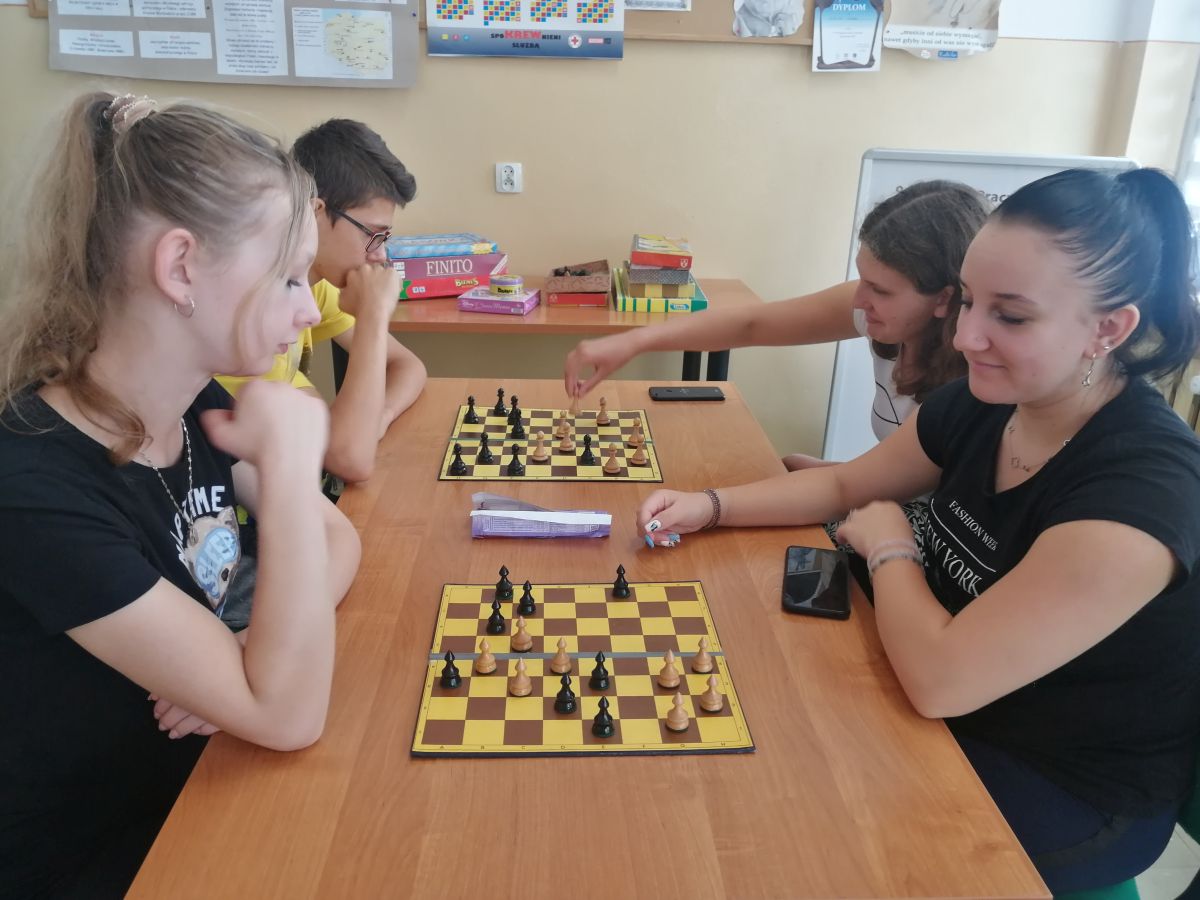 WAKACYJNE ZAJĘCIA W 9 10 HUFCU PRACY W KROŚNIE fot.1