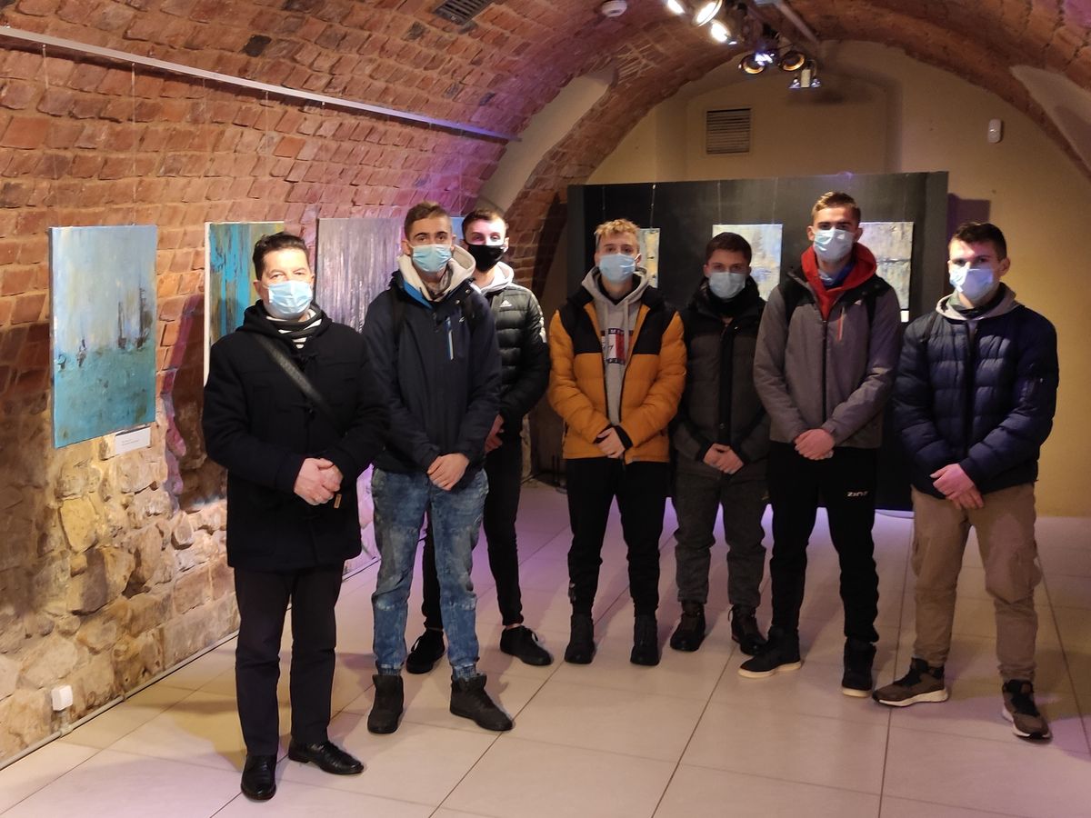 ZWIEDZAMY PIWNICĘ PODCIENIAMI W KROŚNIE 2