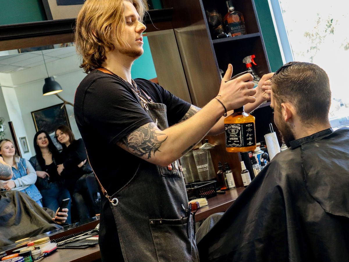 WYJAZ DO SALONU BARBERSKIEGO W RAMACH PNZ W OSIW IWONICZ 2