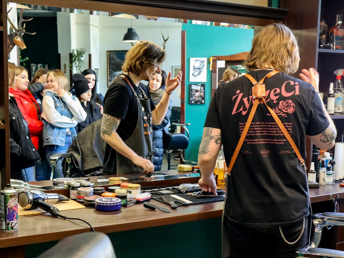 WYJAZ DO SALONU BARBERSKIEGO W RAMACH PNZ W OSIW IWONICZ 4