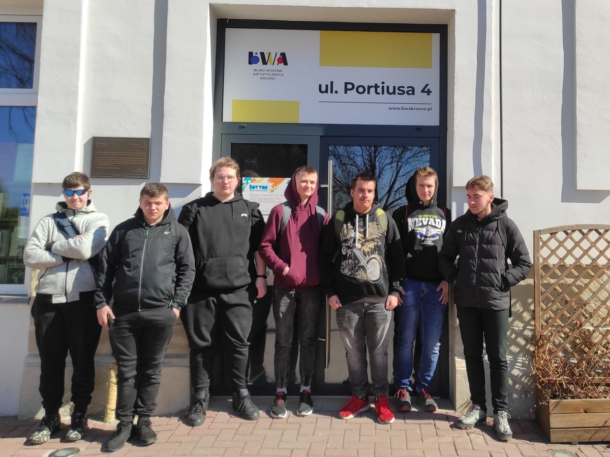 PIERWSZY DZIEŃ WIOSNY W 9 10 HUFCU PRACY2