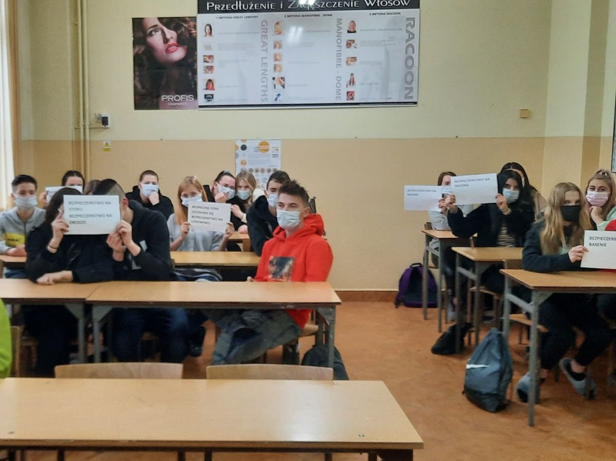 BEZPIECZNE FERIE ZIMOWE 2022 FOT.1