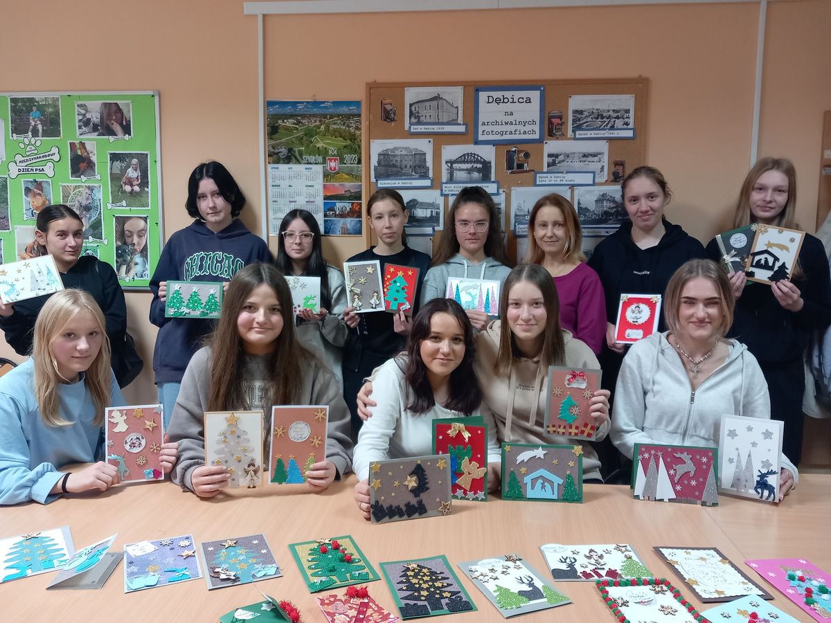 DĘBICKA MŁODZIEŻ PRZYGOTOWUJE SIĘ DO ŚWIĄT BOŻEGO NARODZENIA 12