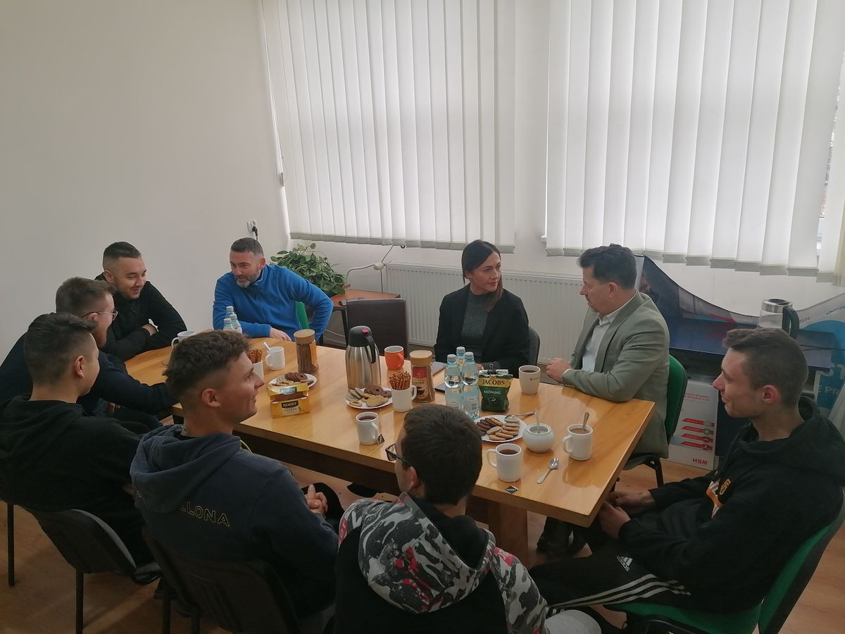 SPOTKANIE KLUBU ABSOLWENTA 9 9 HUFCU PRACY KROSNO 2