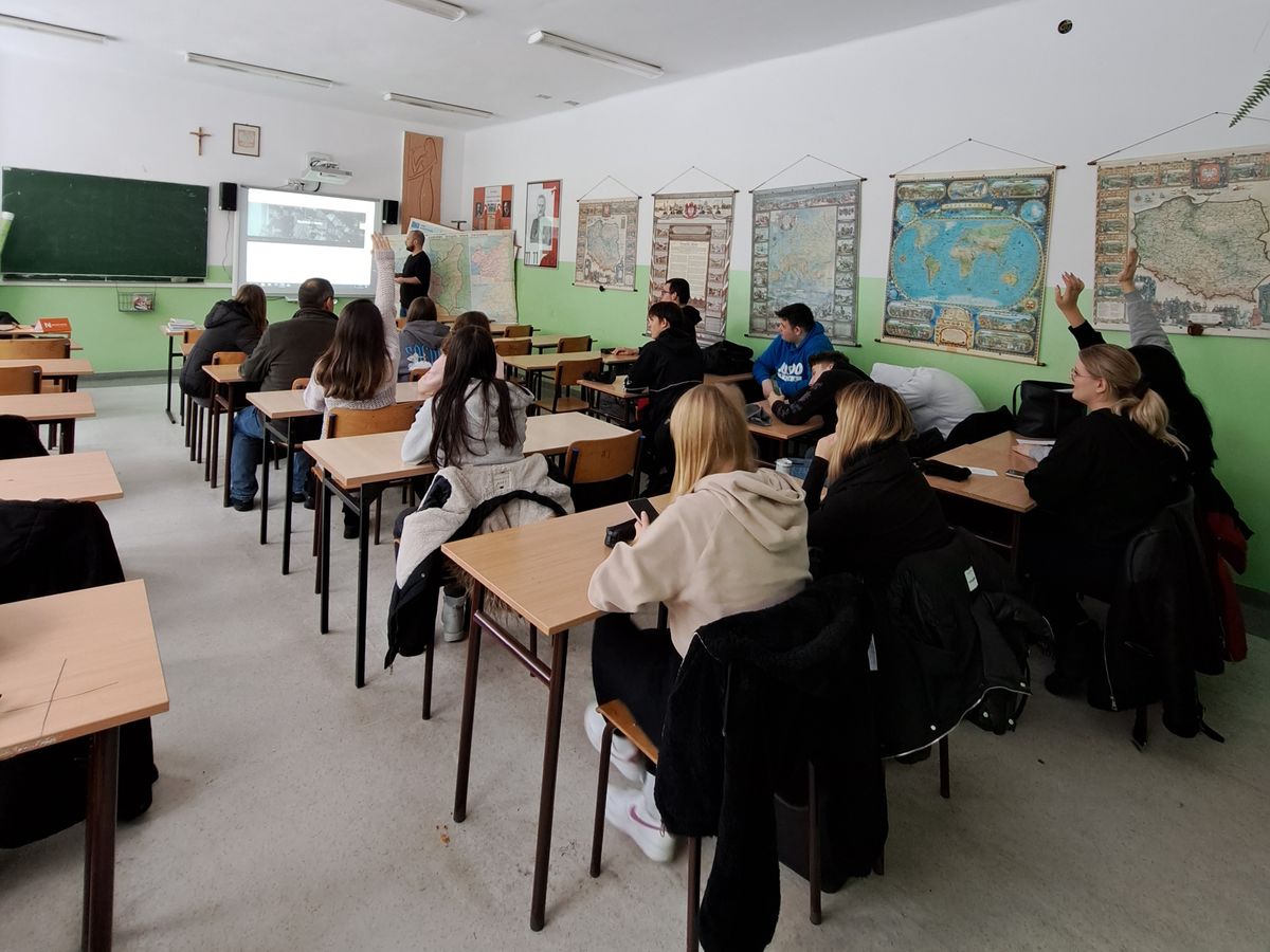 PODSUMOWANIE PROGRAMU KTO RATUJE JEDNO ŻYCIE RATUJE CAŁY ŚWIAT W 9 13 HP 3