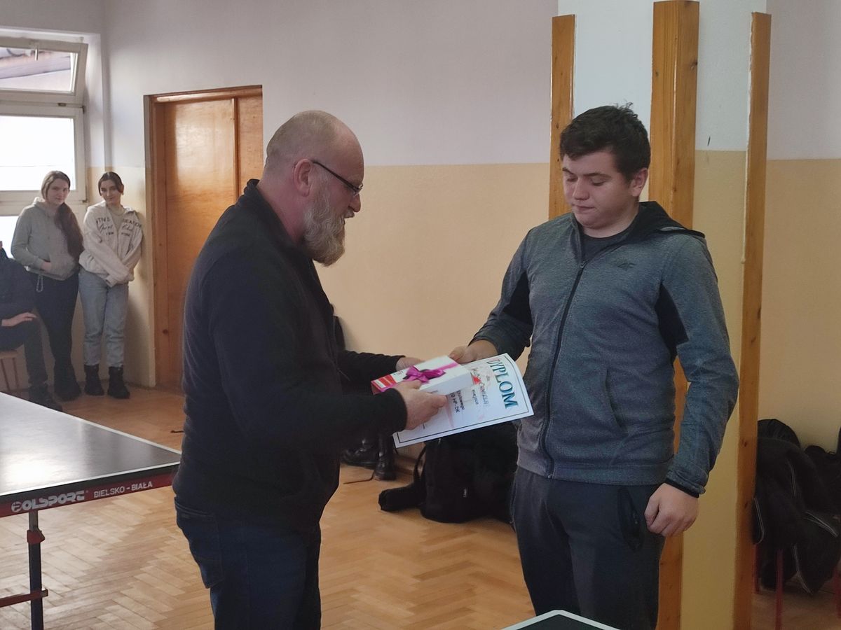 HUFCOWY TURNIEJ W TENISA STOŁOWEGO 4