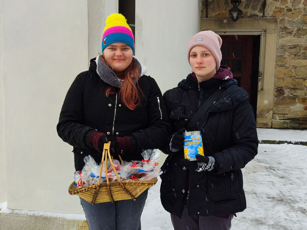 DAR SERCA KWESTA NA RZECZ KROŚNIEŃSKIEGO HOSPICJUM 2