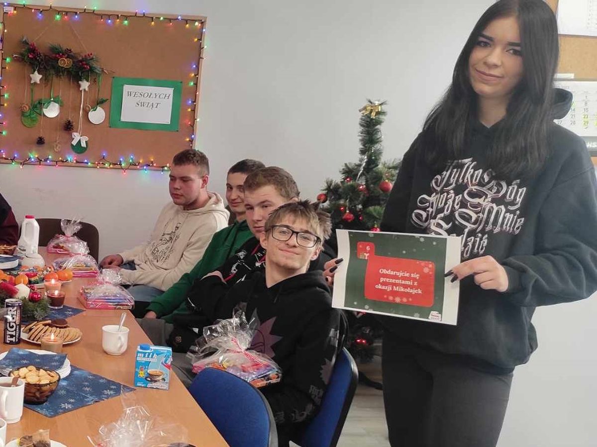 MIKOŁAJKI W TARNOBRZESKIM HUFCU PRACY 4