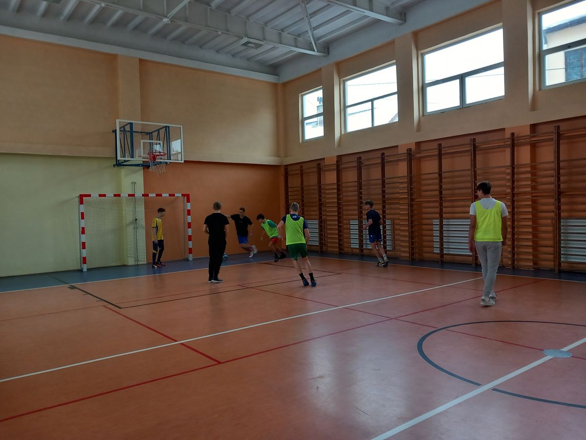 MIKOŁAJKOWY TURNIEJ SPORTOWY W DĘBICY 2