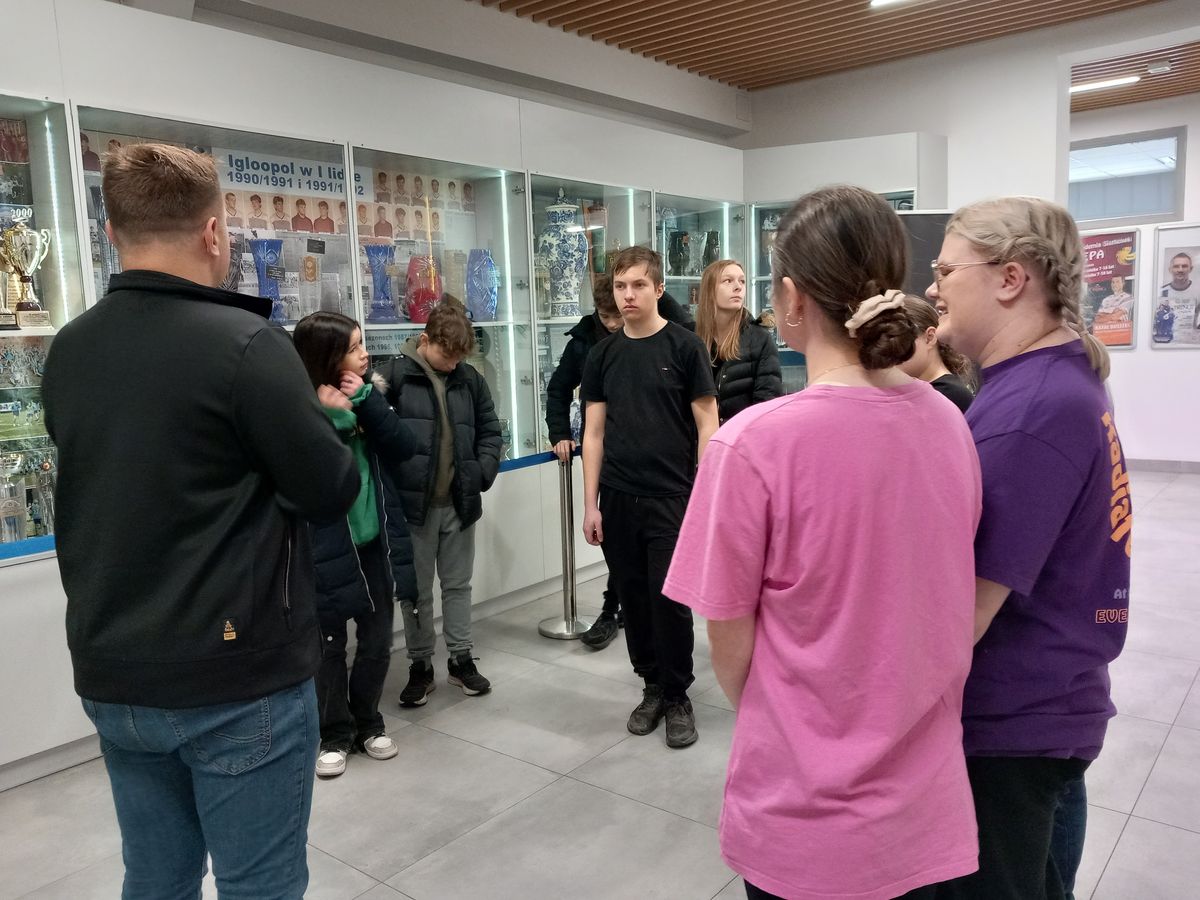 POZNAJEMY DĘBICĘ POPRZEZ KOLEJNY PROGRAM WYCHOWAWCZY 2