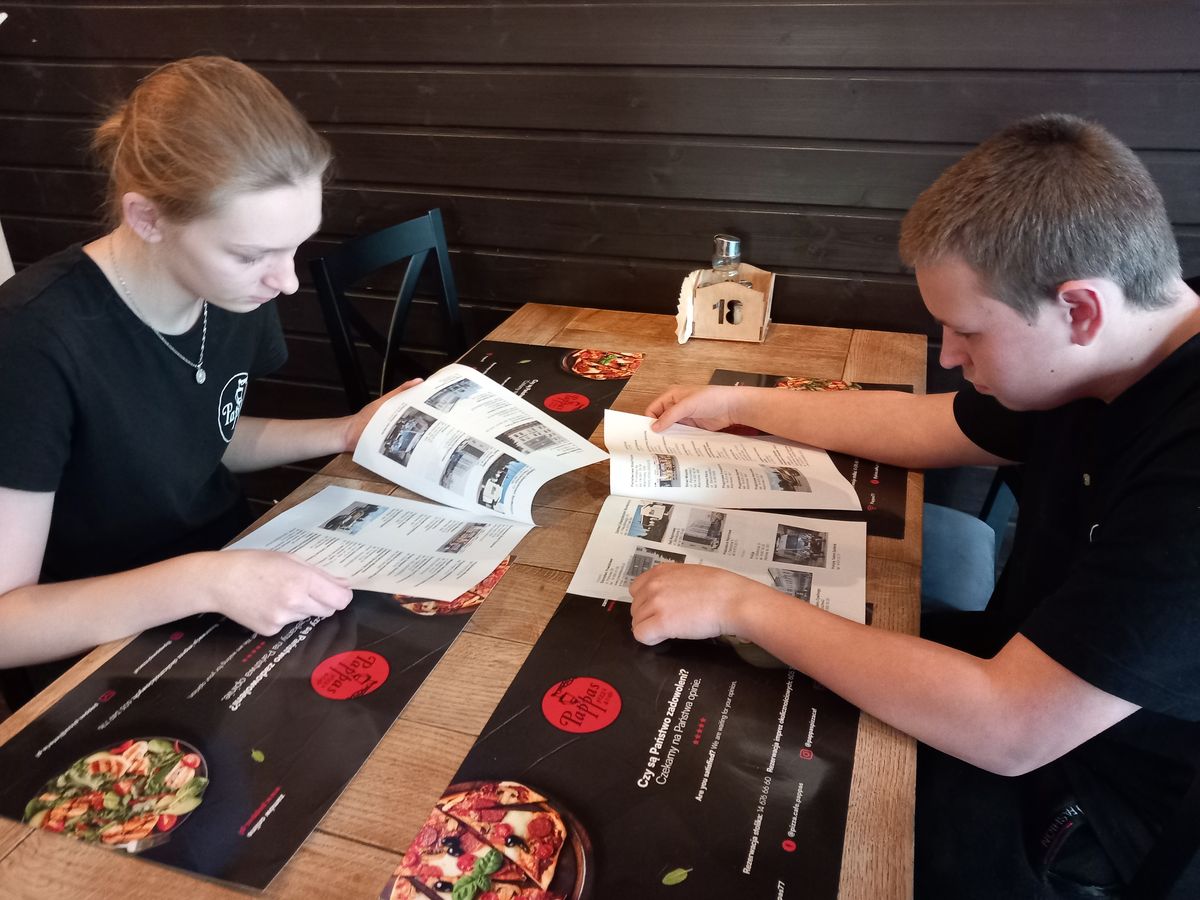 POZNAJEMY DĘBICĘ POPRZEZ KOLEJNY PROGRAM WYCHOWAWCZY 6