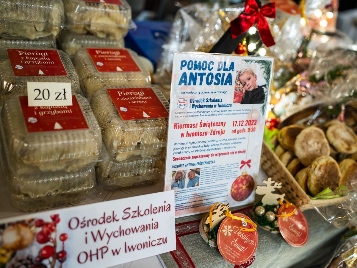 OSIW IWONICZ NA KIERMASZU ŚWIĄTECZNYM W IWONICZU ZDROJU 6