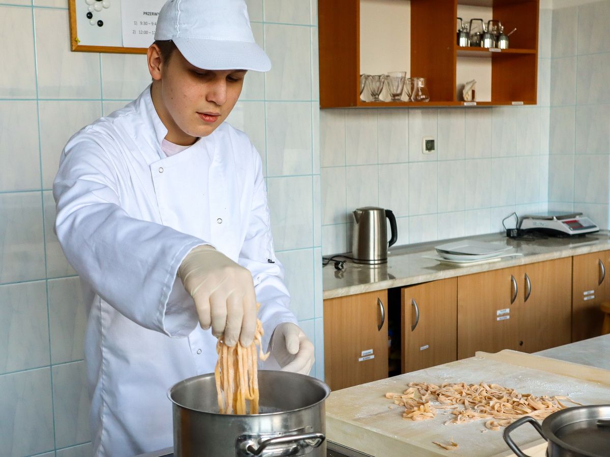 ŚWIATOWY DZIEŃ SPAGHETTI ZA ZAJĘCIACH PRAKTYCZNYCH W OSIW IWONICZ 2