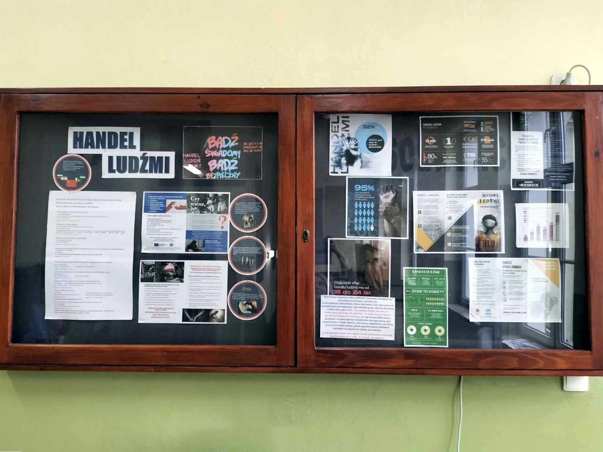 Uważni na rynku pracy zjawisko handlu ludźmi 4