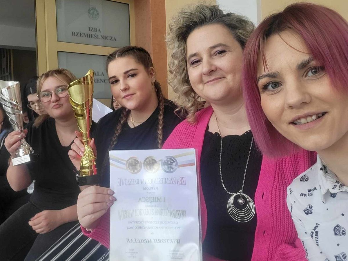 DĘBICCY LAUREACI FRYZJERSTWA 2