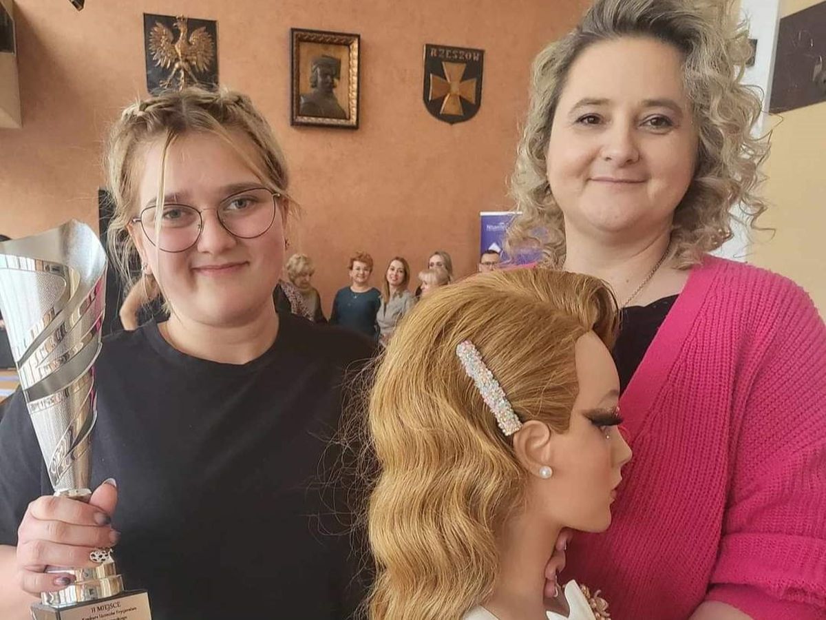 DĘBICCY LAUREACI FRYZJERSTWA 4