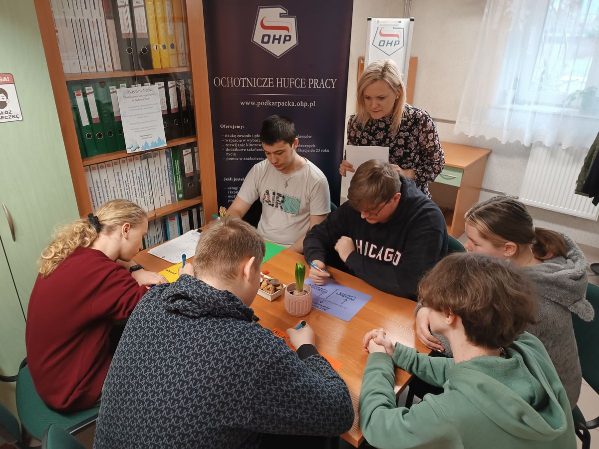 POSTAW NA ROZWÓJ FERIE W MŁODZIEZOWYM CENTRUM KARIERY W STALOWEJ WOLI 2