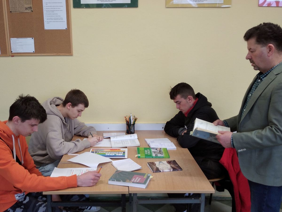 Wspólna nauka w 9 9 Hufcu Pracy w Krośnie 1