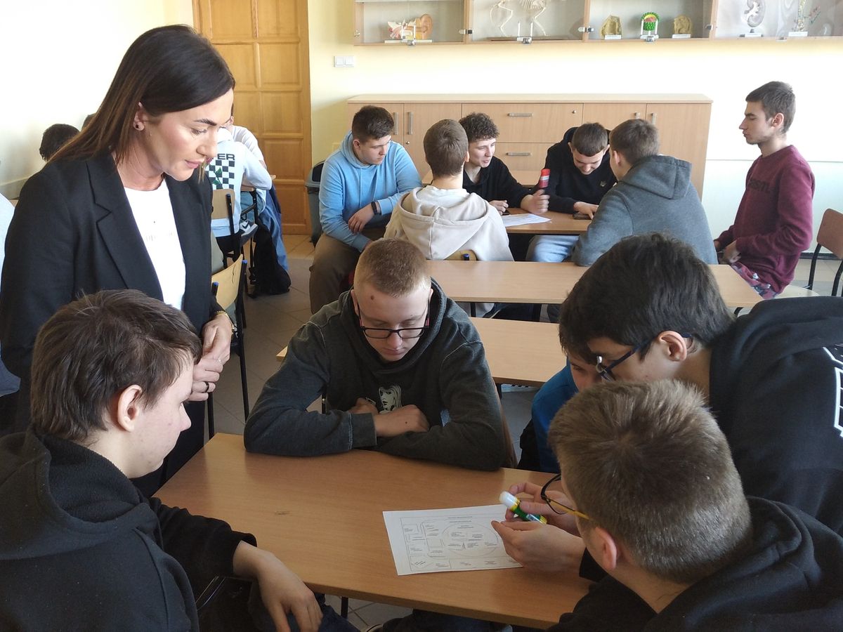 ZAJĘCIA Z RYNKU PRACY W 9 9 HUFIEC PRACY KROSNO 2