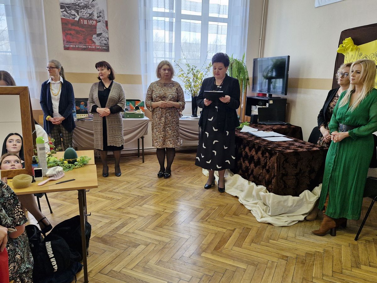 WIOSENNE METAMORFOZY 2024 FRYZURA W STYLU RETRO 7