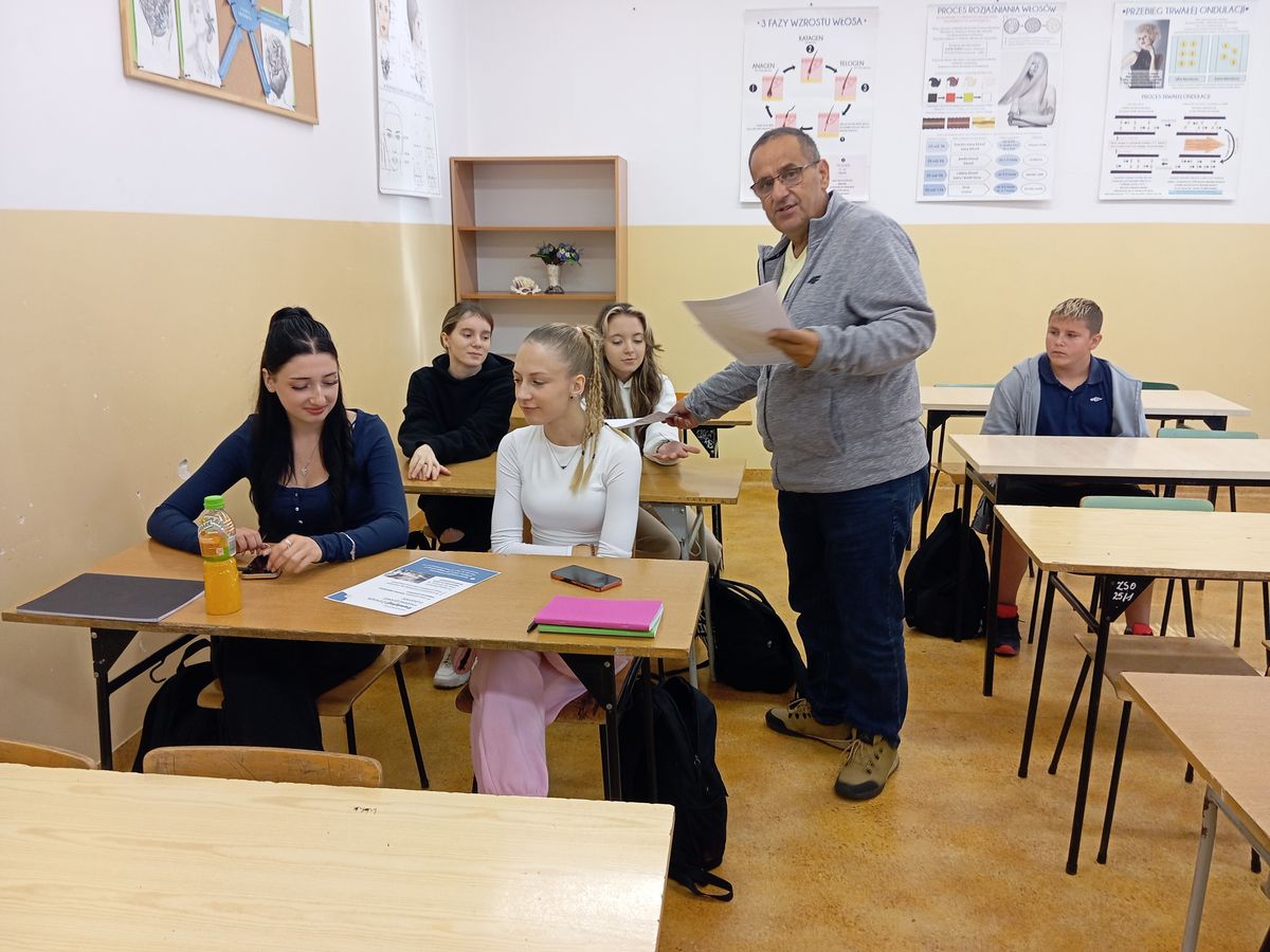 REALIZACJA PROGRAMU ADAPTACYJNEGO DOBRY START W OHP W PRZEMYSKIM HUFCU2