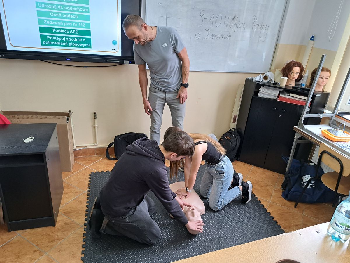 SZKOLENIE PIERWSZA POMOC PRZEDMEDYCZNA DLA UCZESTNIKÓW 9 10 HP W KROŚNIE 13