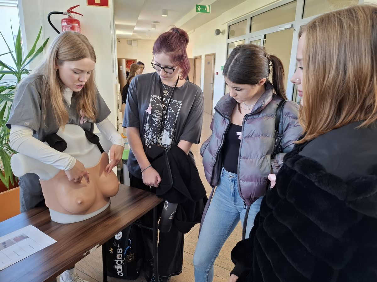 Młodzież z jarosławskiego 9 12 Hufca Pracy na sympozjum naukowym 7