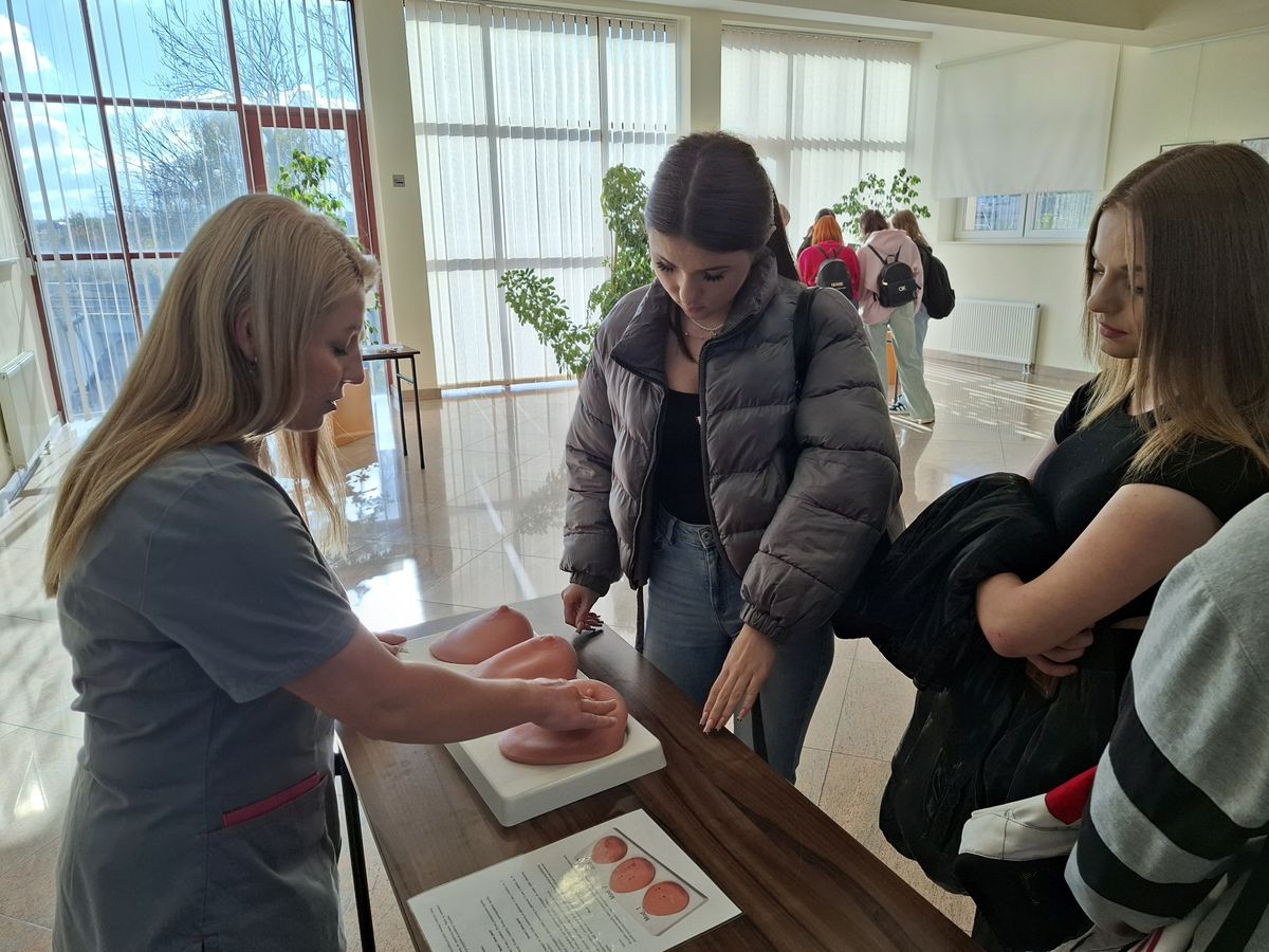 Młodzież z jarosławskiego 9 12 Hufca Pracy na sympozjum naukowym 8