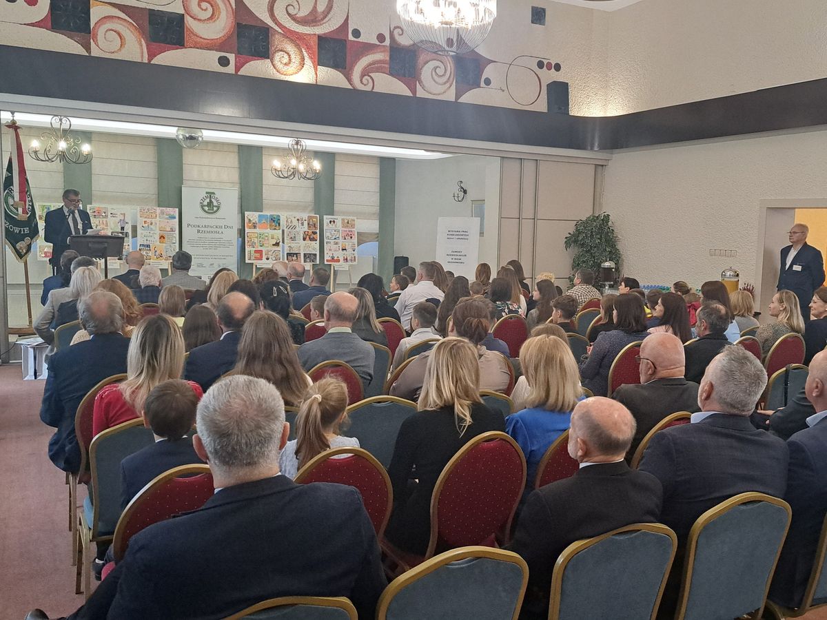 Komendant PWK OHP na uroczystej Gali Dni Rzemiosła w Rzeszowie 2