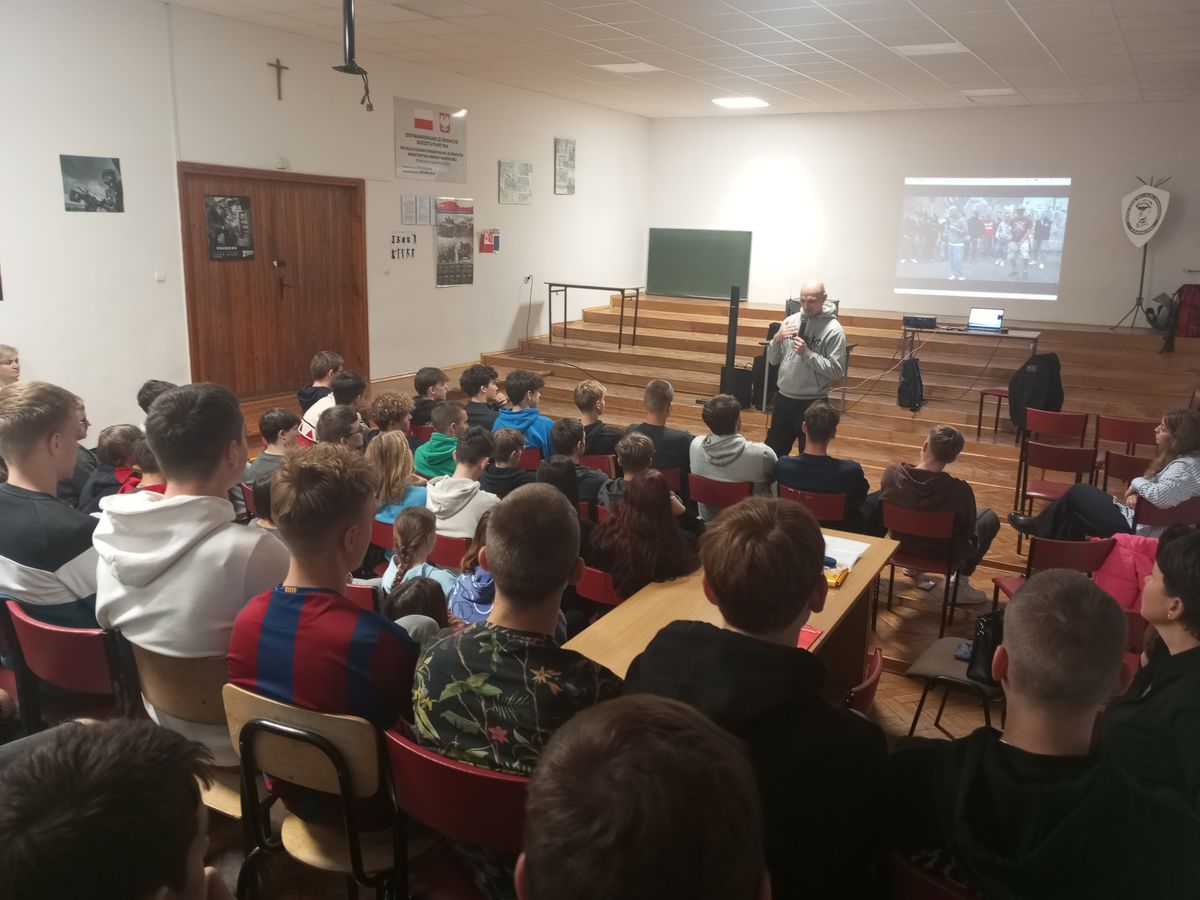 BLIŻEJ SIEBIE DALEJ OD UZALEŻNIEŃ 2