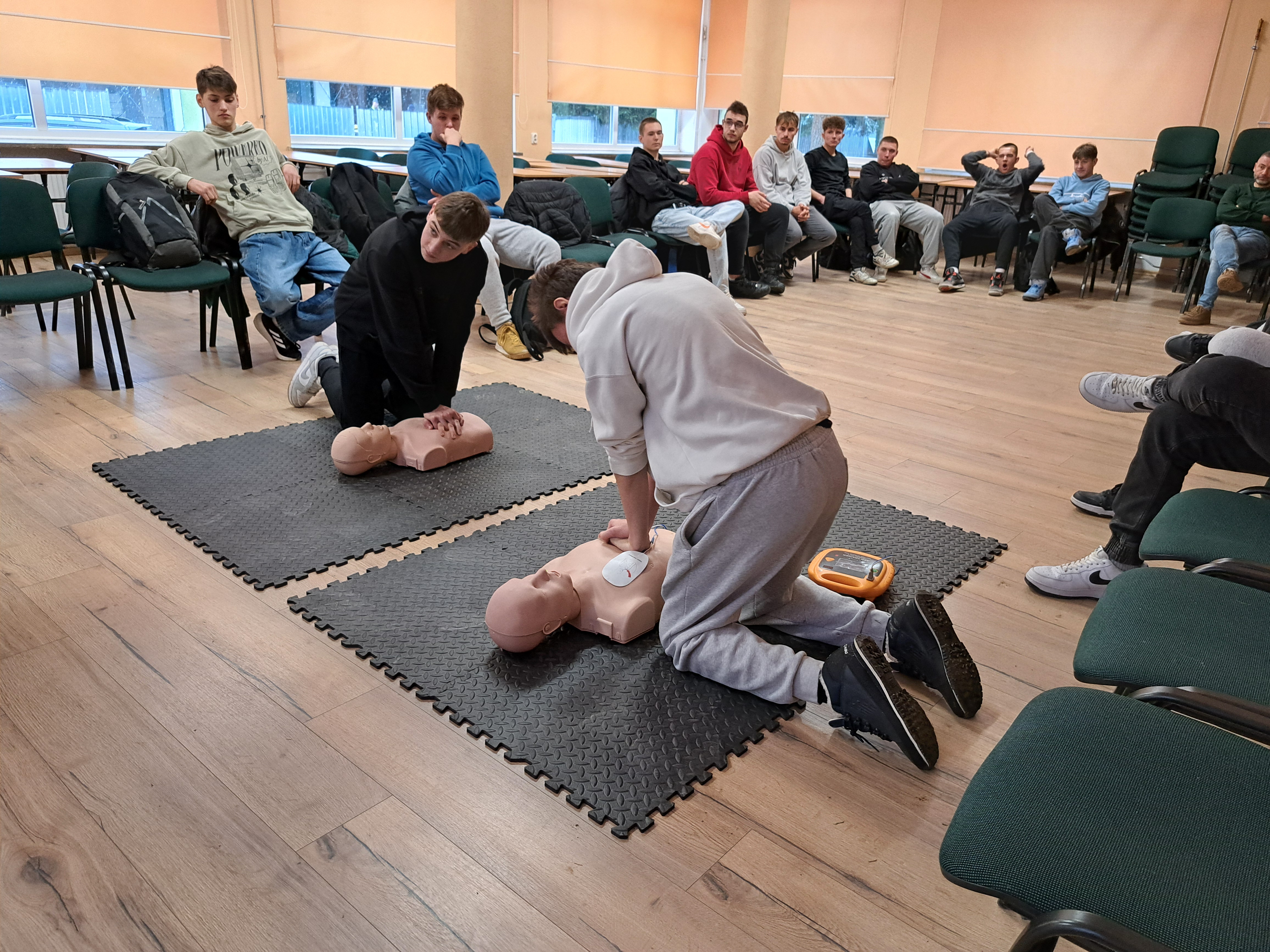 SZKOLENIE PIERWSZA POMOC PRZEDNEDYCZNA DLA UCZESTNIKÓW 9 9 HUFCA PRACY W KROŚNIE 12jpg