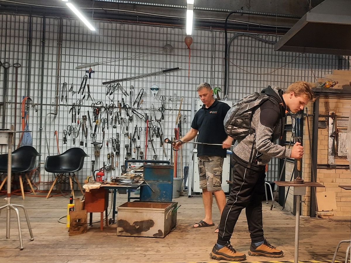 CUDZE CHWALICIE SWEGO NIE ZNACIE WIZYTA W CENTRUM DZIEDZICTWA SZKŁA W KROŚNIE 4