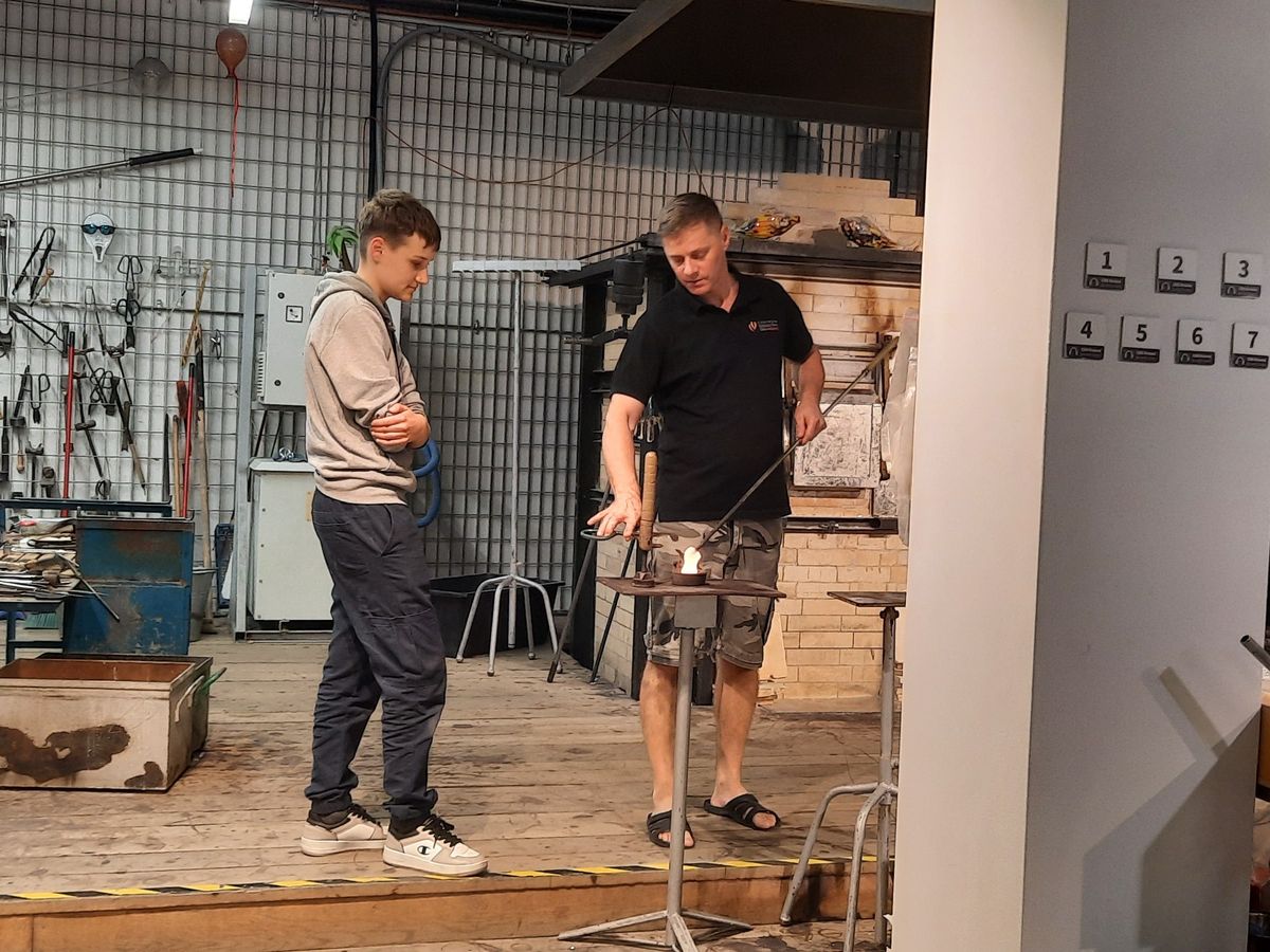 CUDZE CHWALICIE SWEGO NIE ZNACIE WIZYTA W CENTRUM DZIEDZICTWA SZKŁA W KROŚNIE 7
