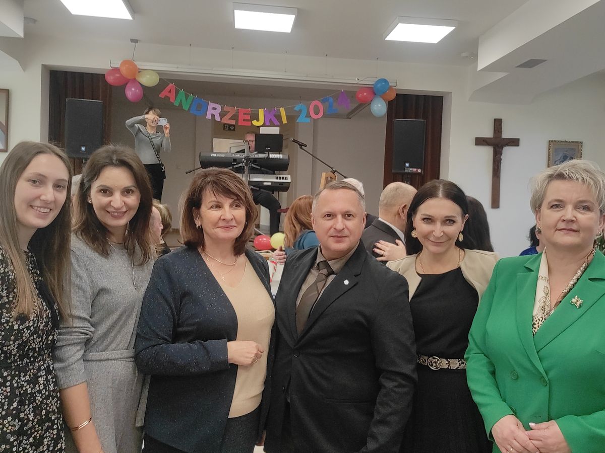 DZIEŃ SENIORA Z MŁODZIEŻĄ OHP 1