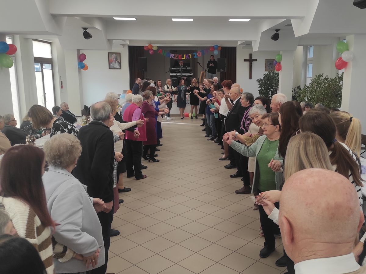 DZIEŃ SENIORA Z MŁODZIEŻĄ OHP 4