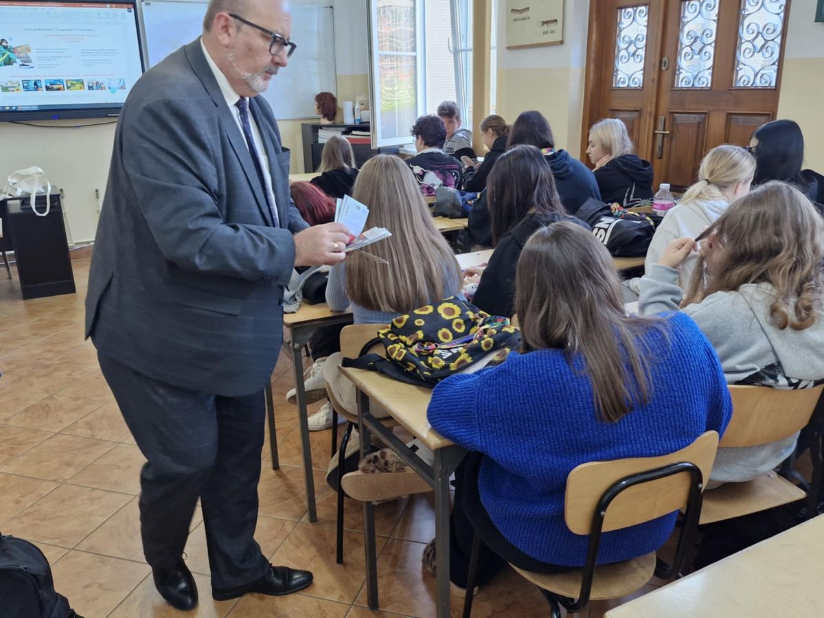 ROK EDUKACJI EKONOMICZNEJ W ZS NR. 2 W KROŚNIE 1