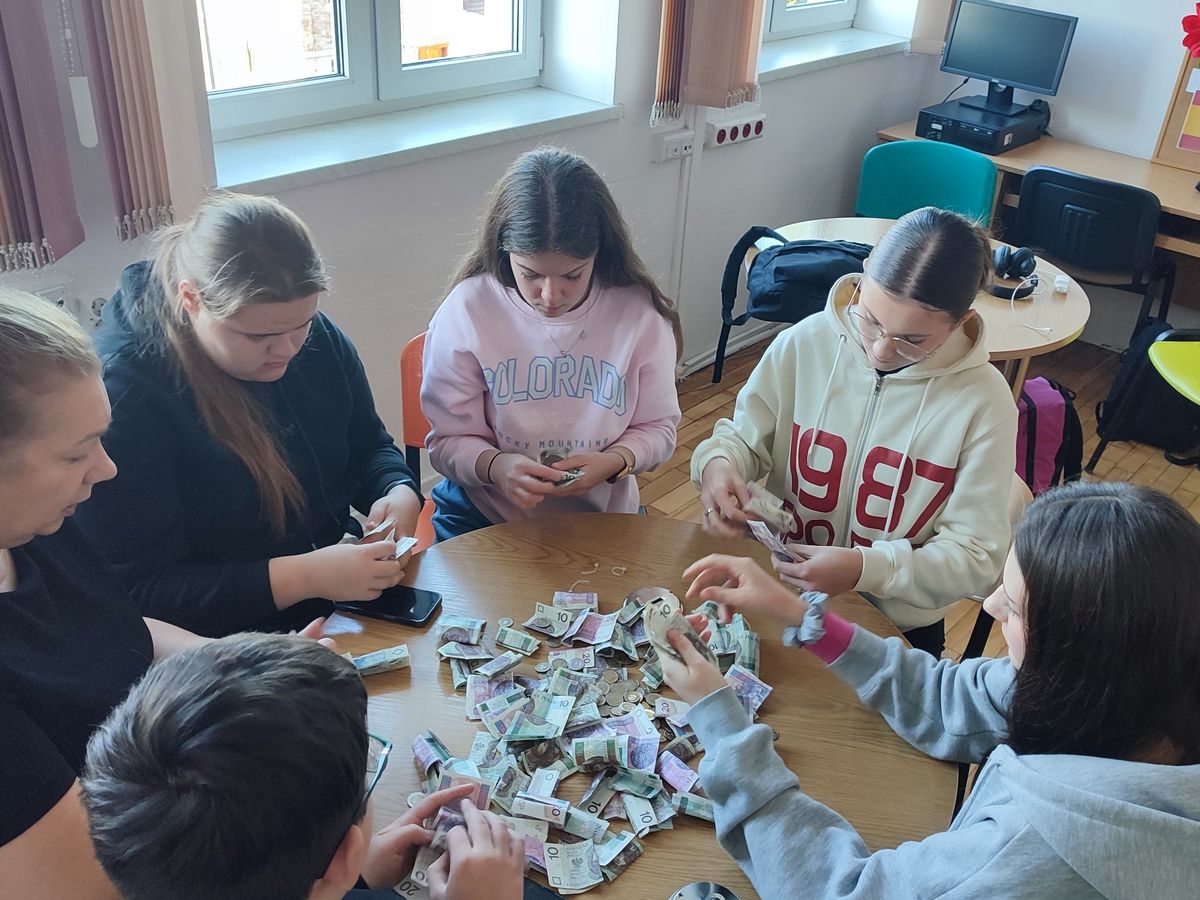 DAR SERCA KWESTA NA RZECZ KROŚNIEŃSKIEGO HOSPICJUM 7