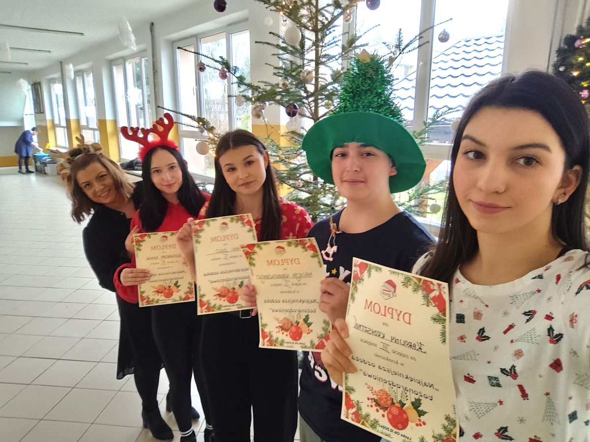 ROZSTRZYGNIĘCIE KONKURSU NA NAJPIĘKNIEJSZĄ OZDOBĘ BOŻONARODZENIOWĄ W SANOCKIM HUFCU 2