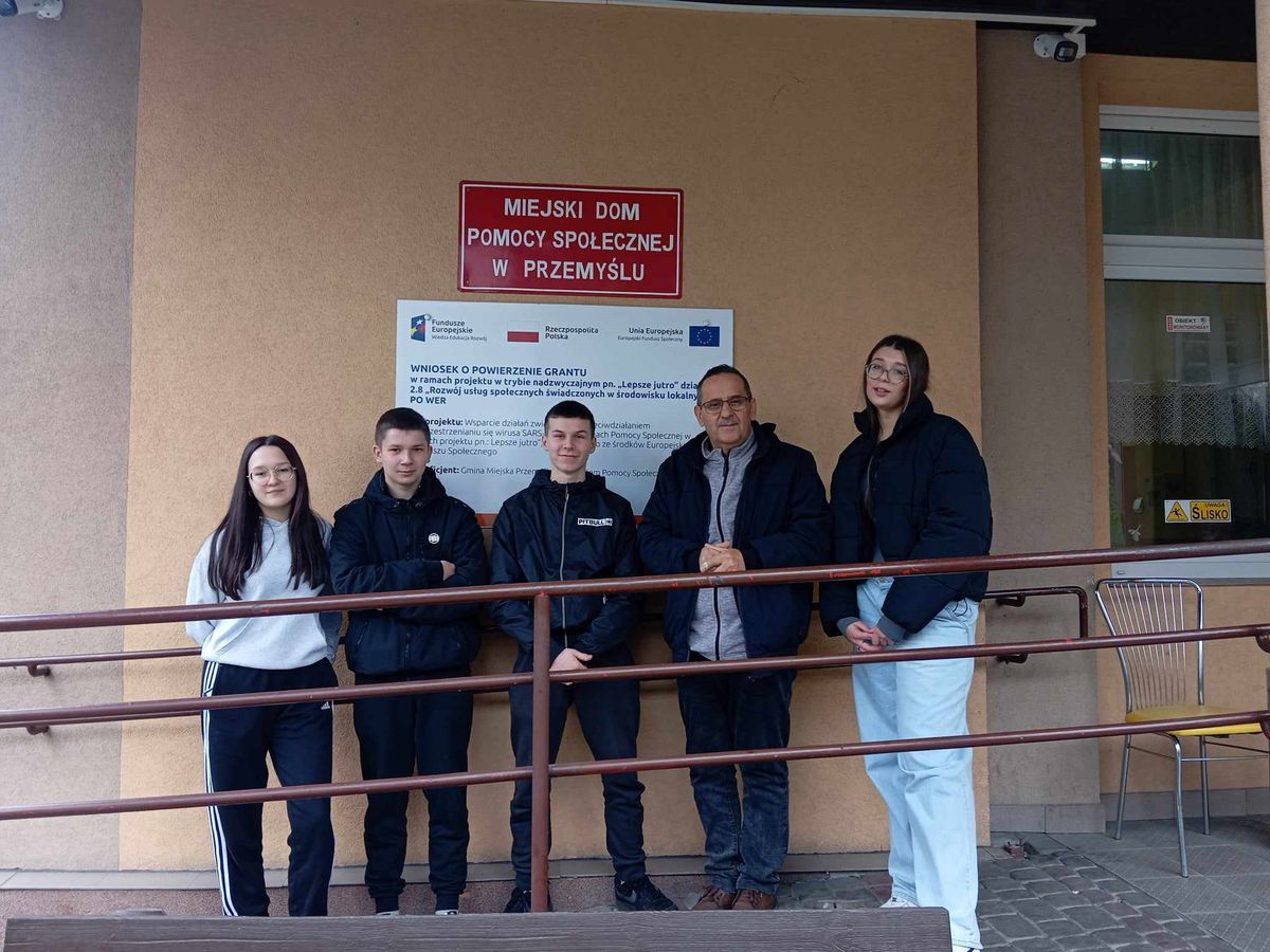 ZOSTAŃ ŚWIĘTYM MIKOŁAJEM W PRZEMYSKIM HUFCU PRACY 1