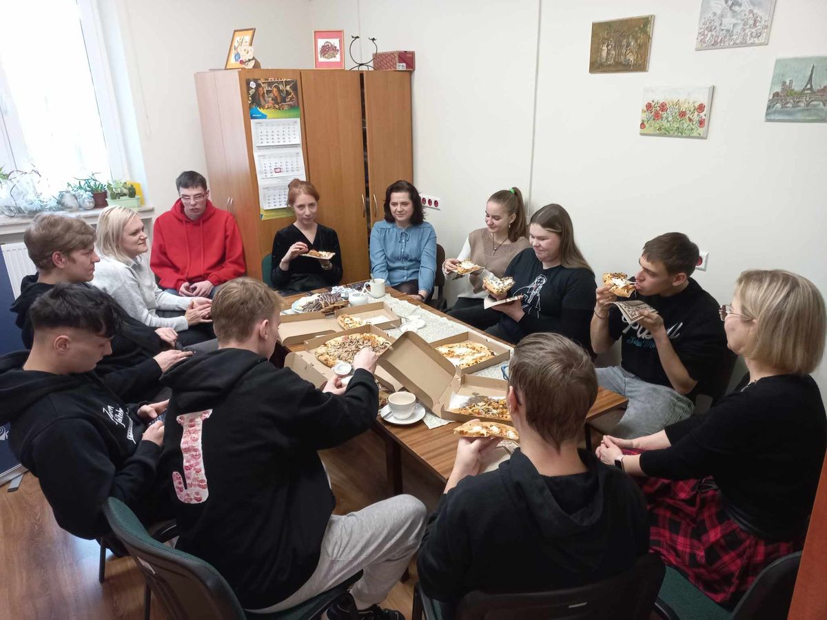 ŚWIĄTECZNE SPOTKANIE UCZESTNIKÓW I ABSOLWENTÓW W STALOWOWOLSKIM HUFCU 1