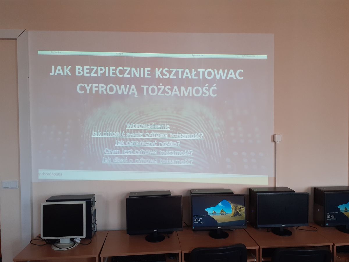 JAK BEZPIECZNIE KSZTAŁTOWAĆ CYFROWĄ TOŹSAMOŚĆ 3