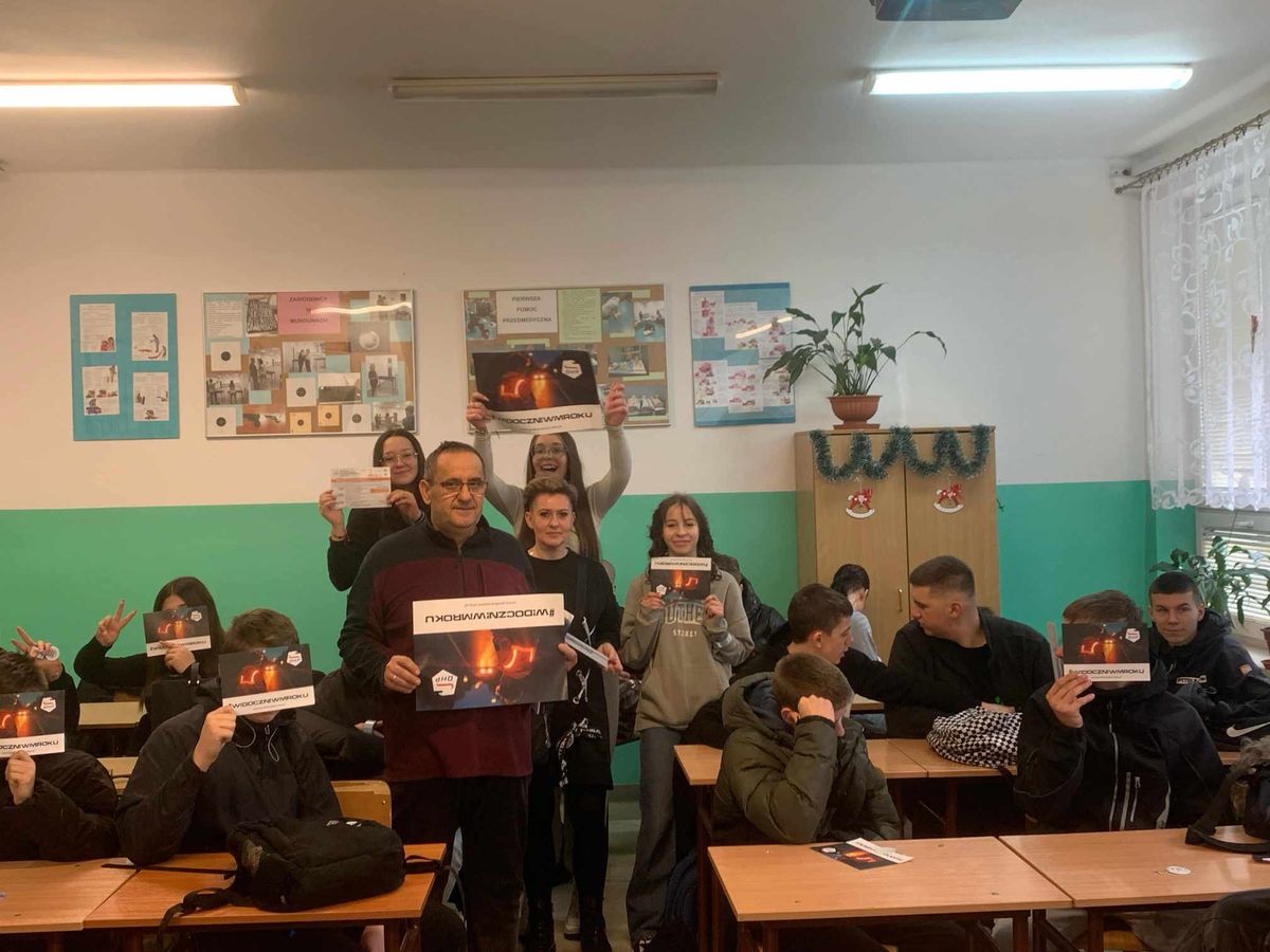 BEZPIECZNY WYPOCZYNEK PODCZAS FERII ZIMOWYCH W PRZEMYSKIM HUFCU PRACY 3