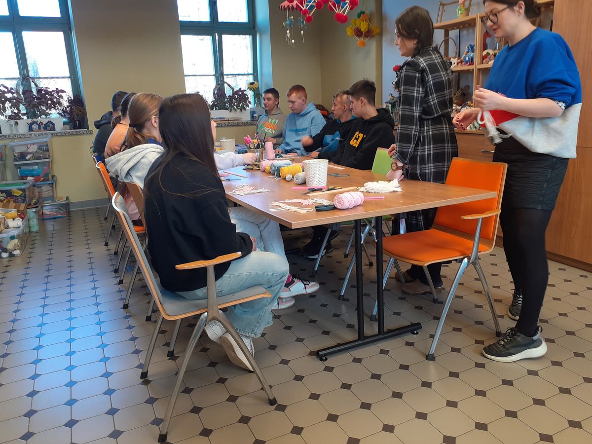 UCZESTNICY ODWIEDZILI KROŚNIEŃSKIE ETNOCENTRUM 10