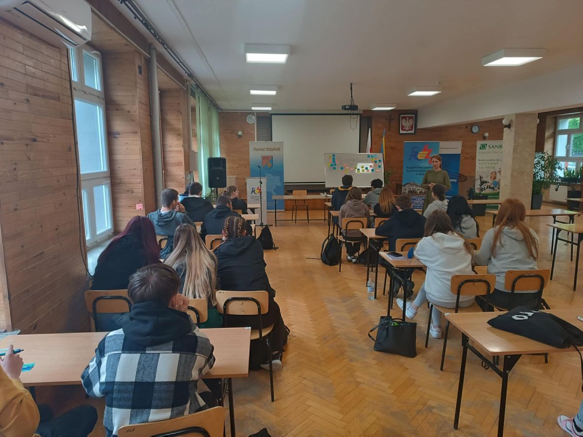 Młodzi ludzie wobec wymagań współczesnego rynku pracy 1