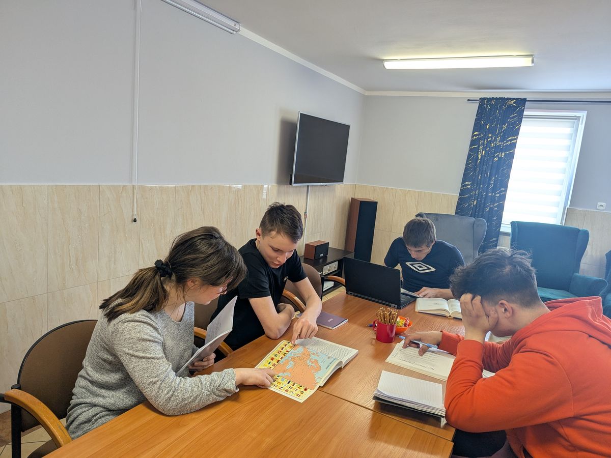 Pomoc koleżeńska w nauce w OSiW Iwonicz 3