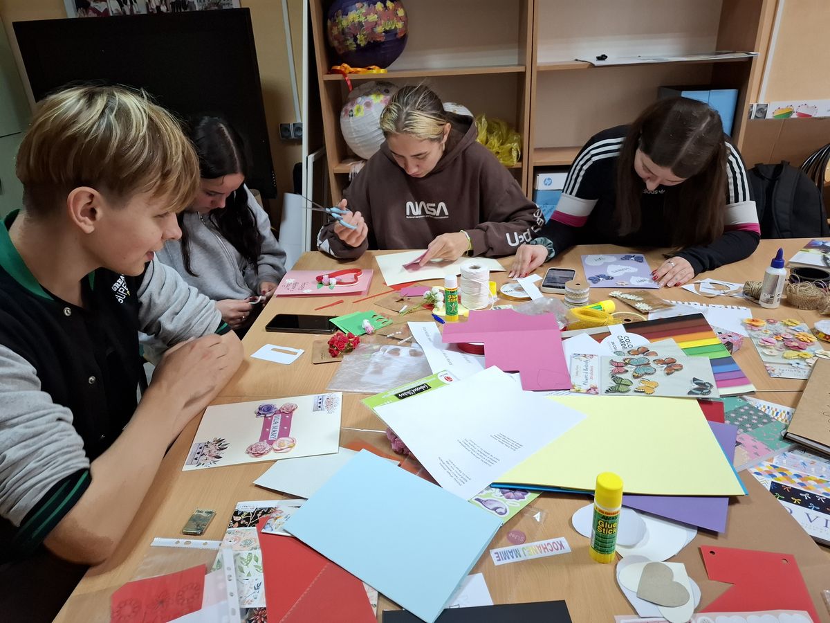 Laurki pełne serca zajęcia z okazji Dnia Matki w Dębicy 1