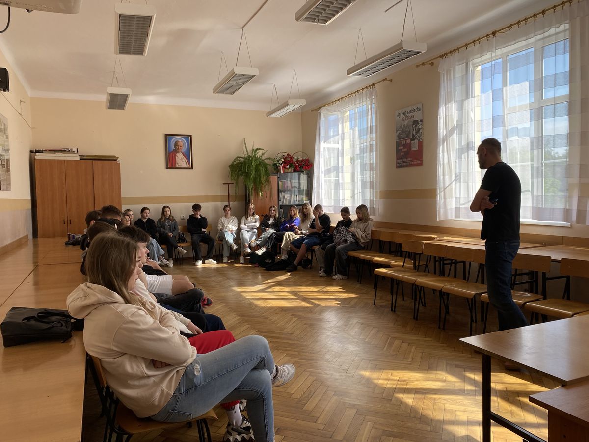 Pierwsza Pomoc Przedmedyczna w 9 10 Hufcu Pracy w Krośnie 1
