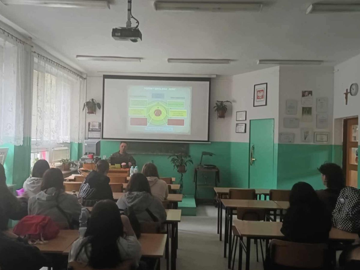Szkolenie z pierwszej pomocy przedmedycznej z żołnierzami WOT w przemyskim hufcu 5